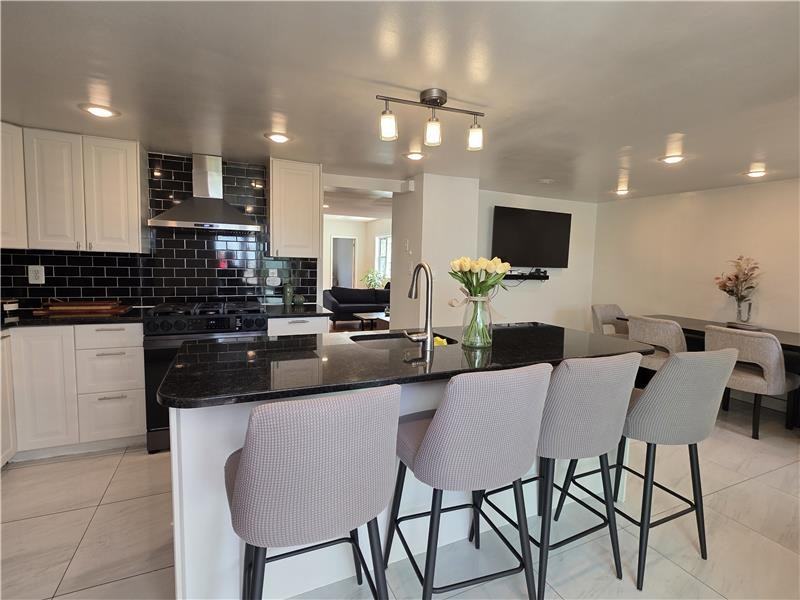90 Abbey St #FL2 - Photo 3 of 16