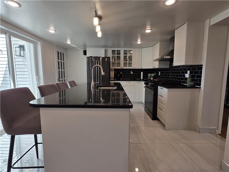 90 Abbey St #FL2 - Photo 4 of 16