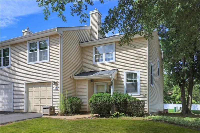 44 Whitby Cir - Photo 5 of 38
