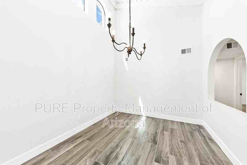 7218 E Harmont Dr - Photo 6 of 21