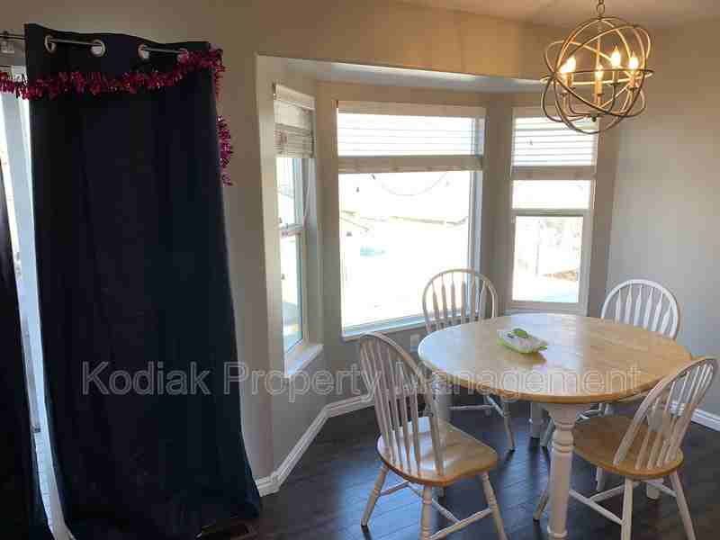 741 N Haworth Cir - Photo 7 of 26