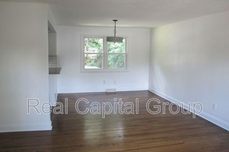 18 Ethel Dr - Photo 5 of 24