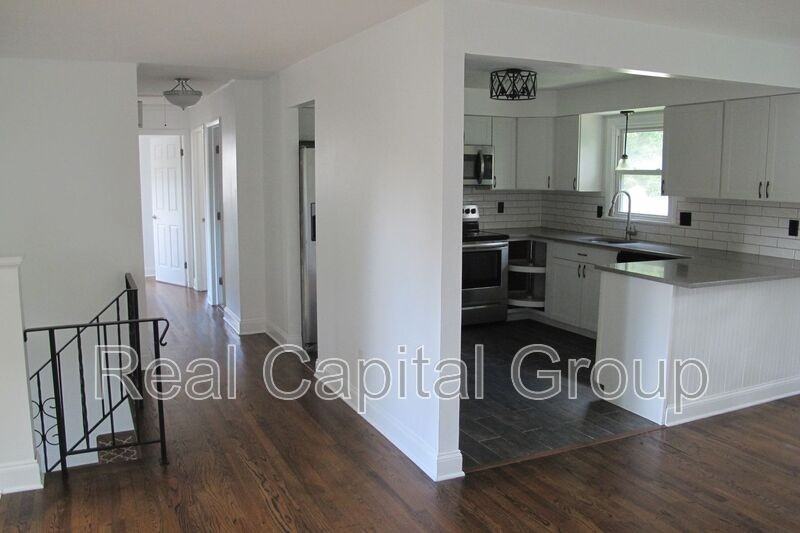 18 Ethel Dr - Photo 7 of 24