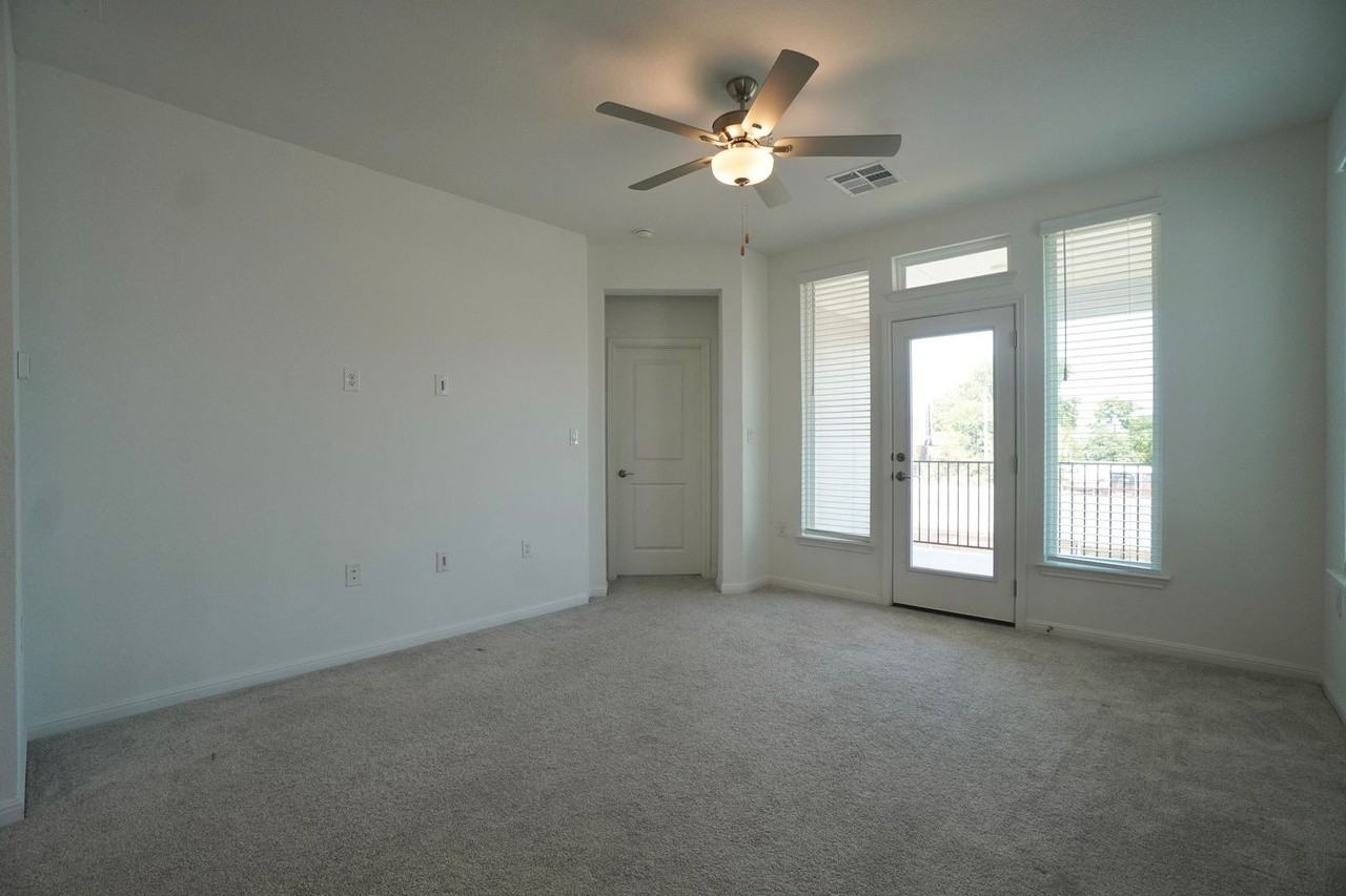 1709 Lorant Ln - Photo 4 of 7