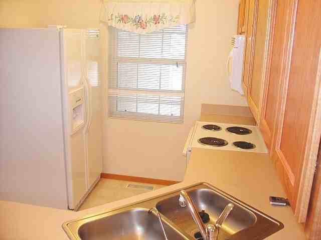 3955 Olympic Blvd #16 - Photo 5 of 7