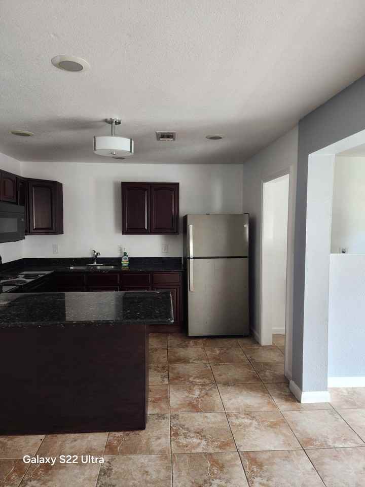 2101 Octavia Dr #2101 - Photo 2 of 3