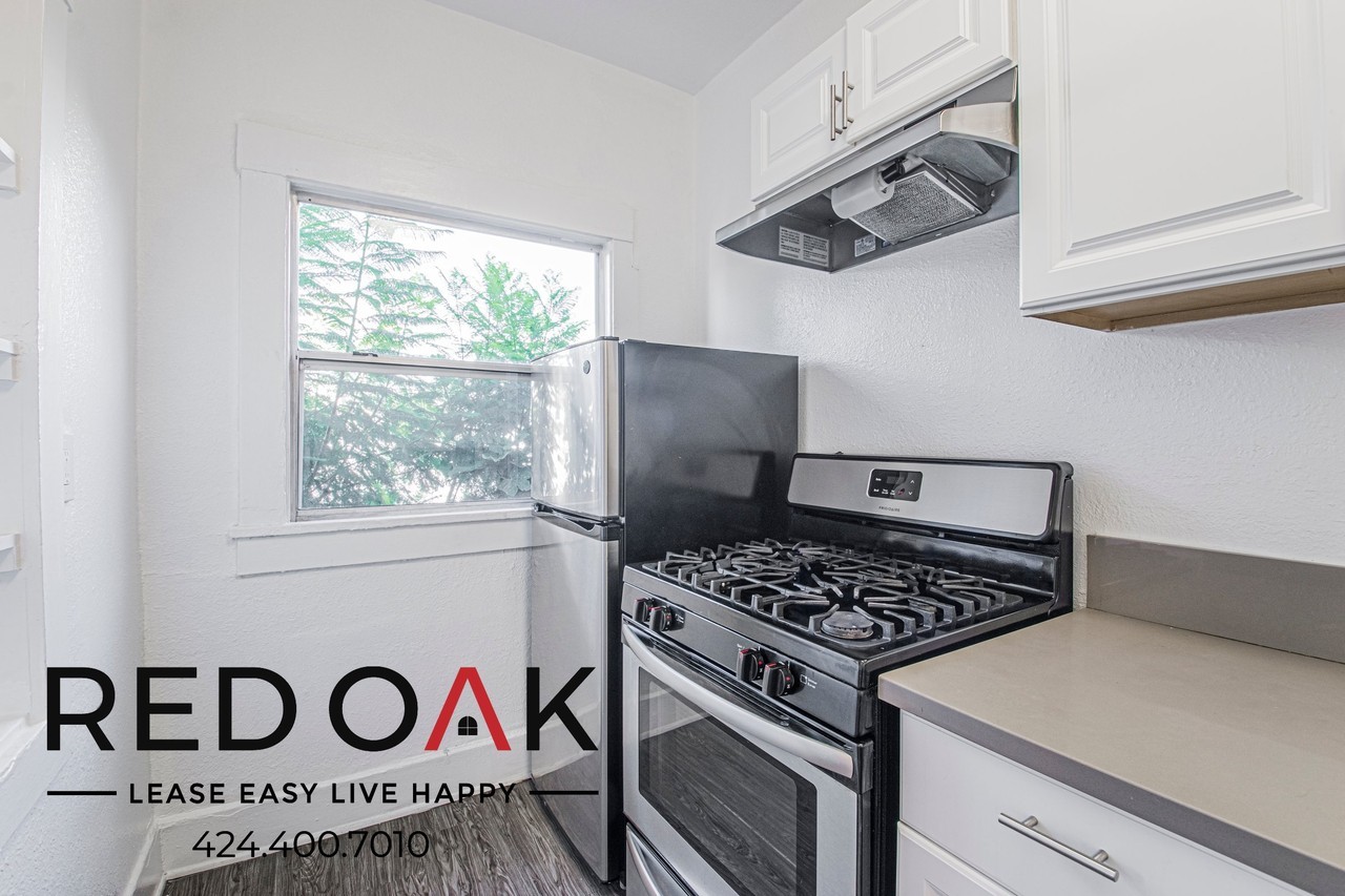816- 822 S Park View St - Photo 2 of 13