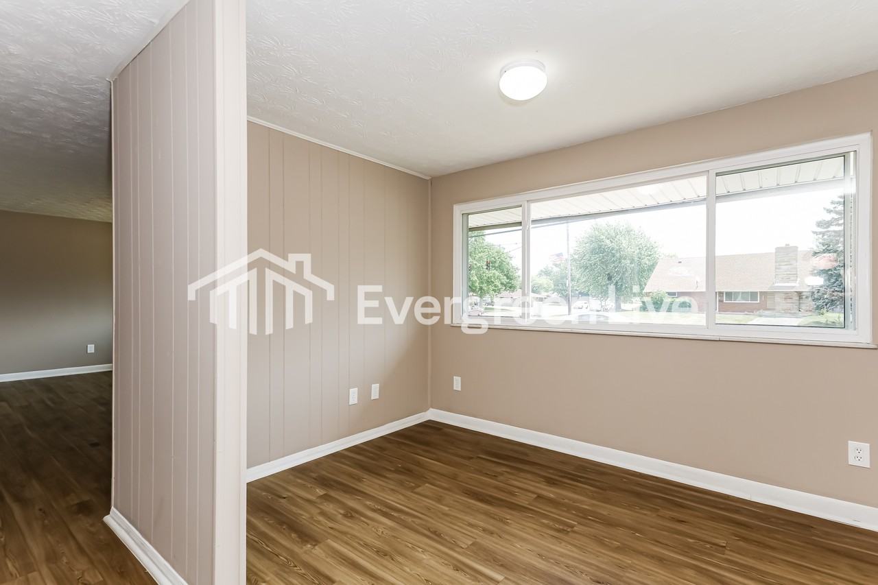 5585 Brandt Pike - Photo 5 of 15