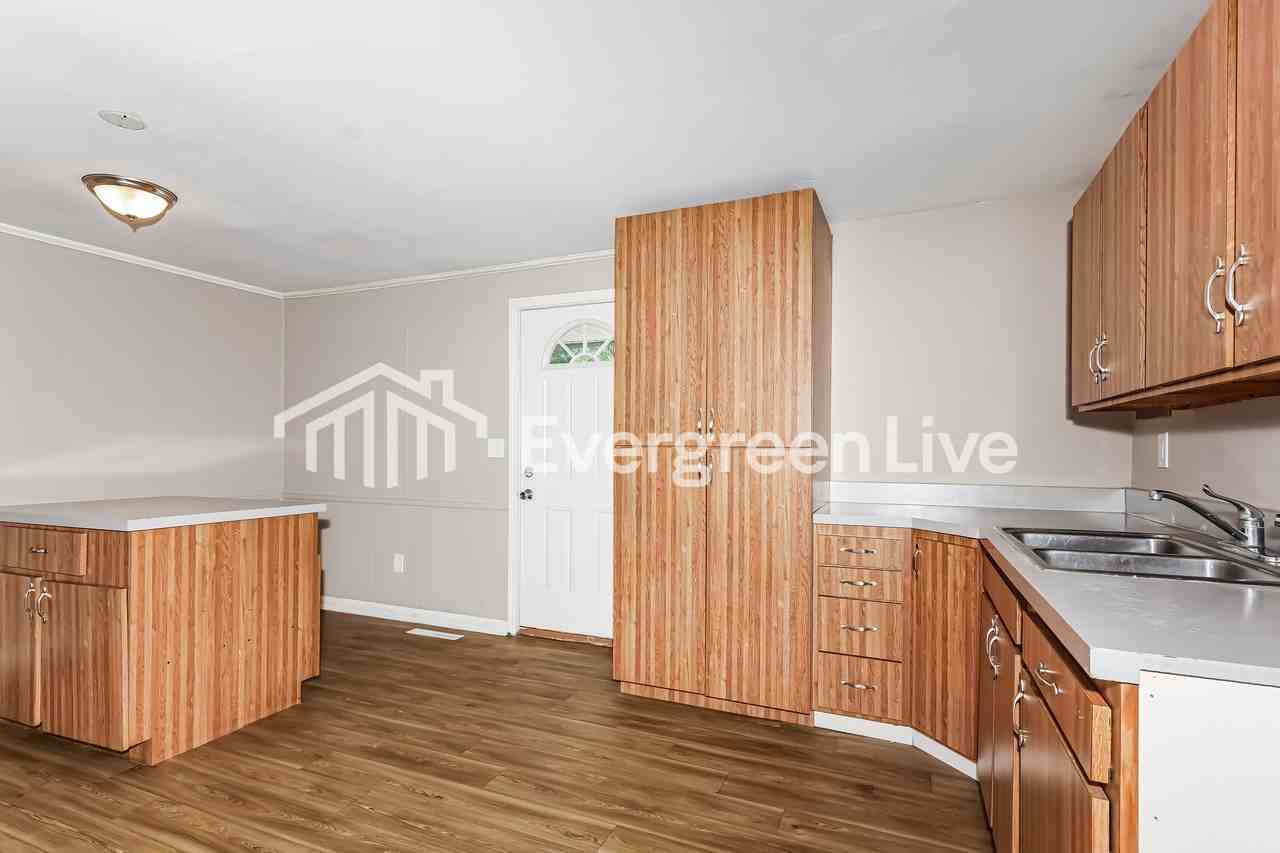 5585 Brandt Pike - Photo 7 of 15