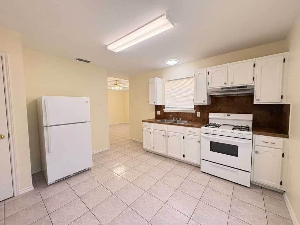 416 Prescott Loop - Photo 5 of 21