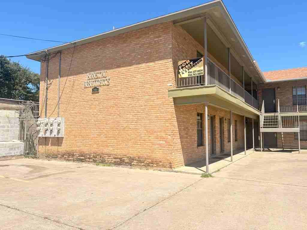 2918 Thurman St ##1 - Photo 2 of 11