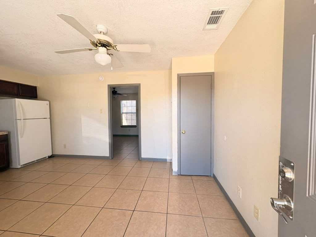 2918 Thurman St ##1 - Photo 4 of 11