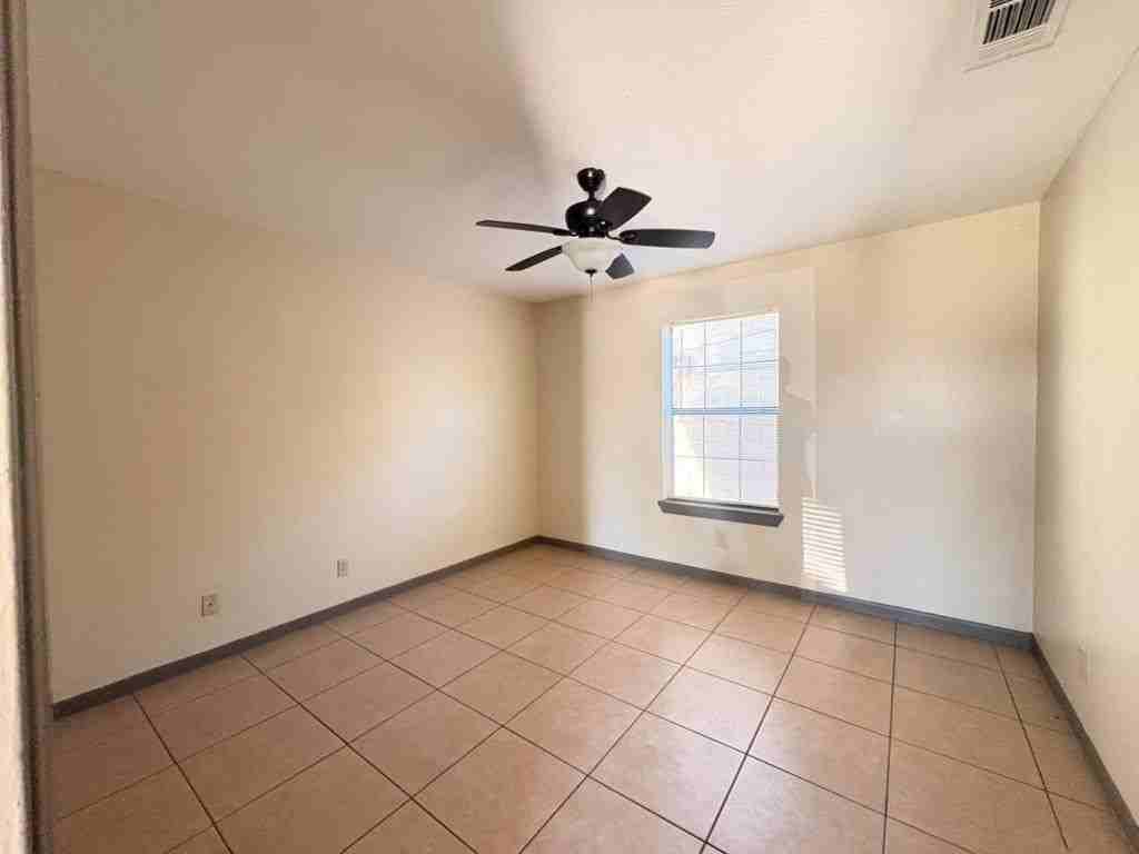2918 Thurman St ##1 - Photo 7 of 11