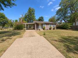 featured image of 800 Circle Dr