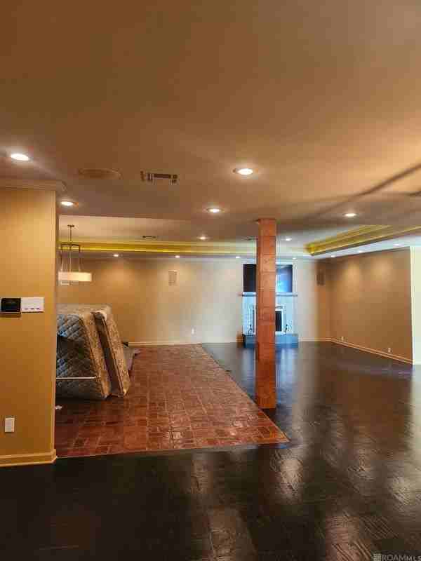 8137 Brandon Dr - Photo 5 of 15