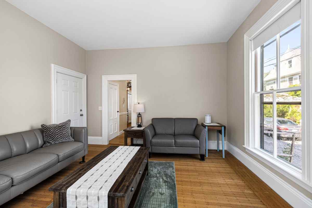 370 Thayer St ##4 - Photo 4 of 16