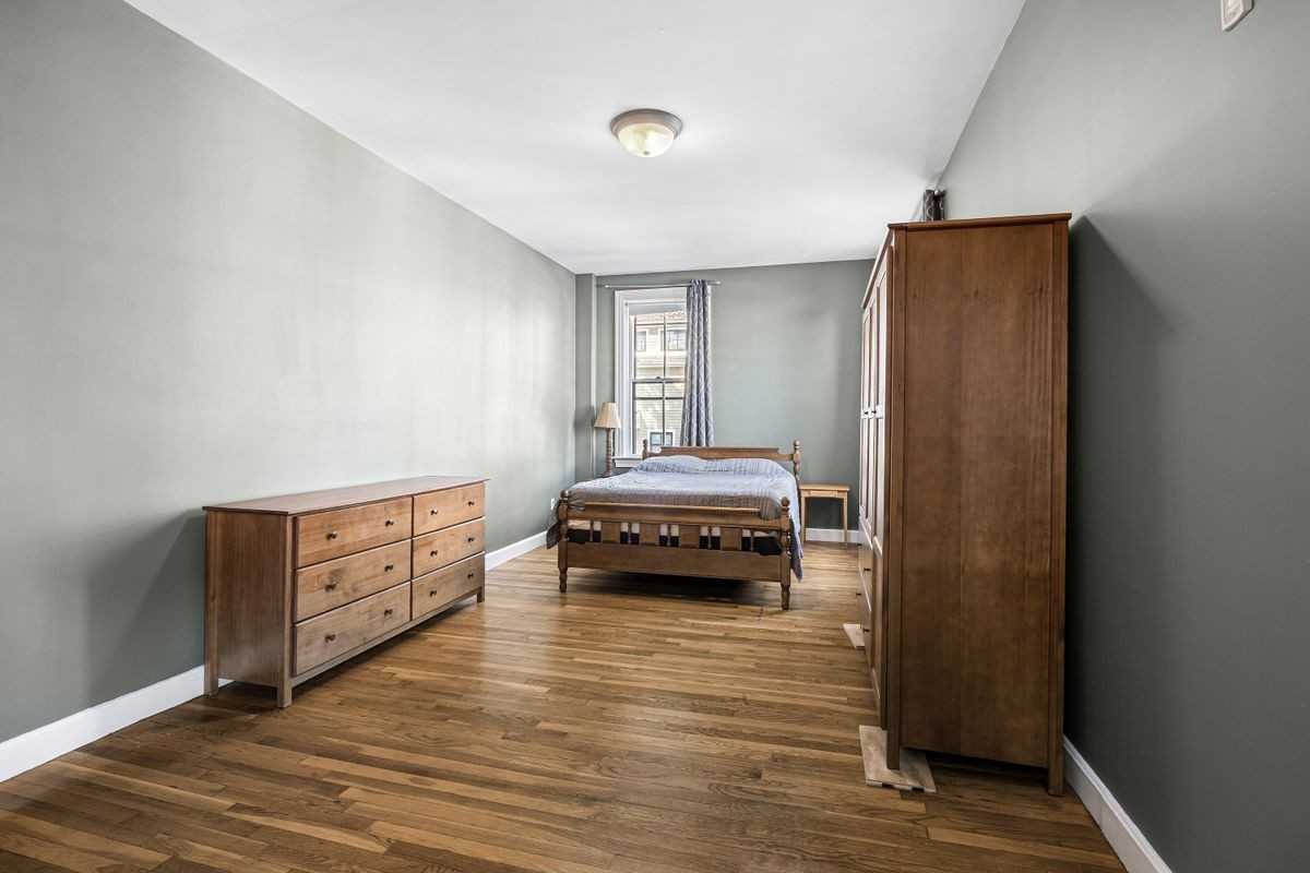 370 Thayer St ##4 - Photo 7 of 16