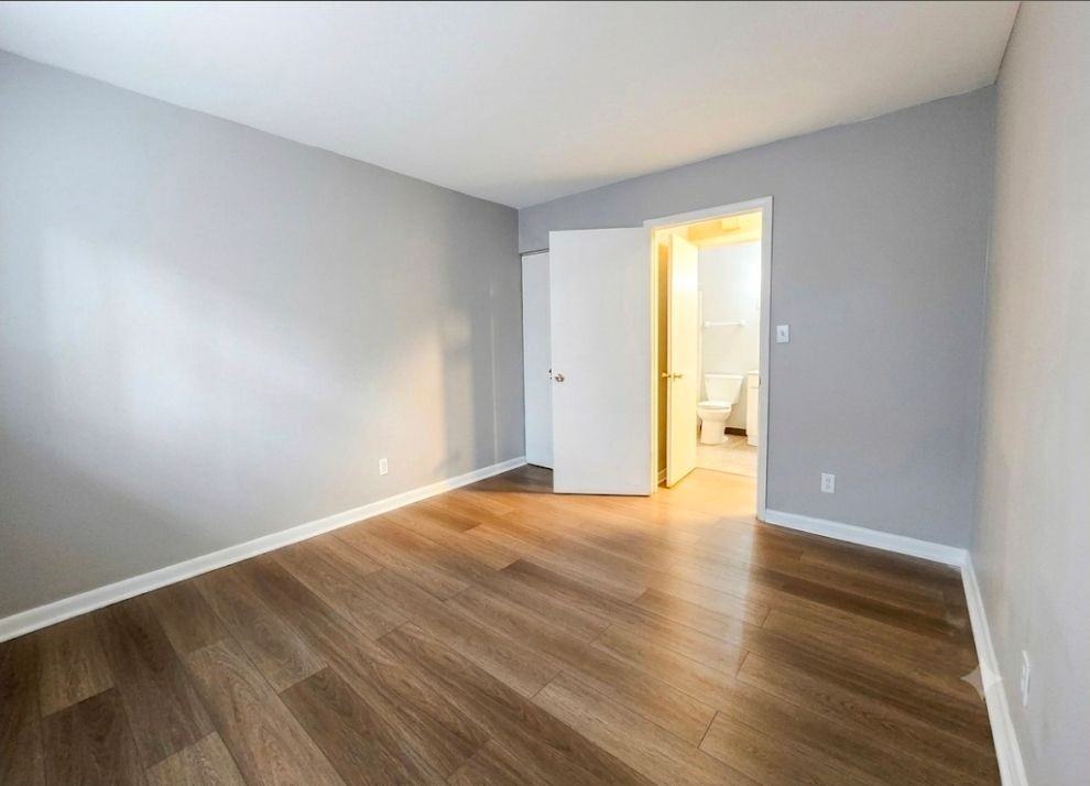 475 W Grand Ave ##6 - Photo 6 of 6