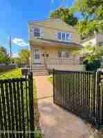 featured image of 2309 Hylan Blvd ##2