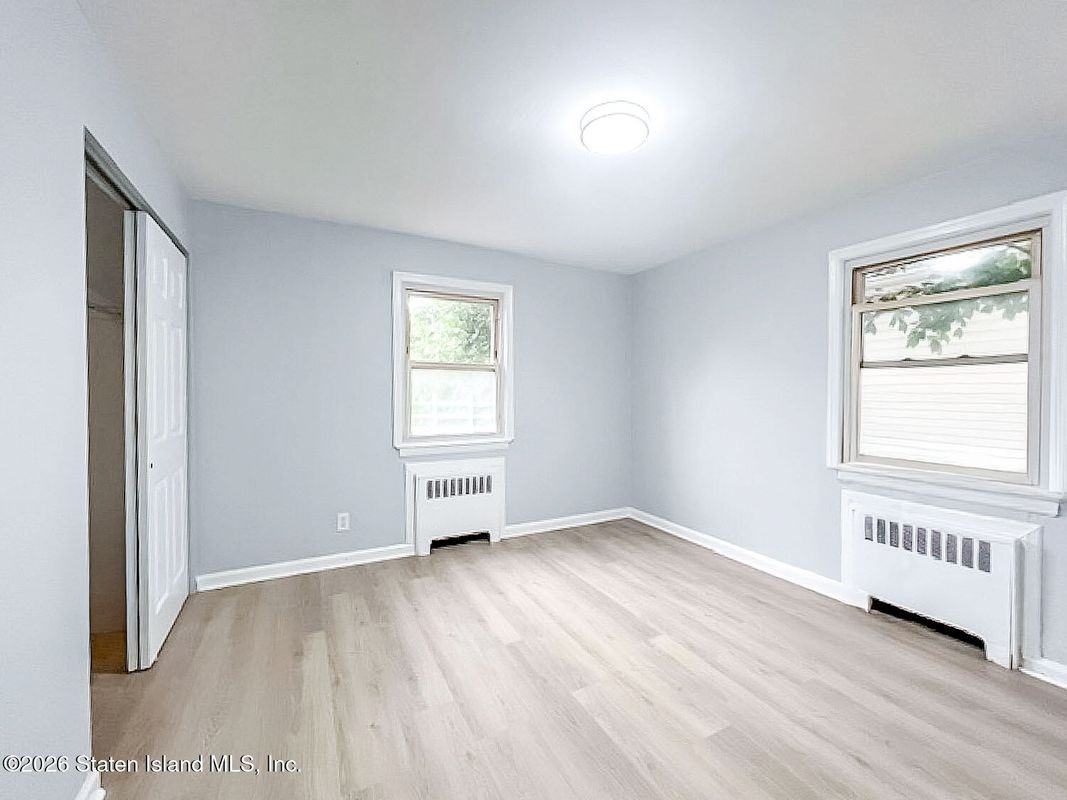 2309 Hylan Blvd ##2 - Photo 5 of 8