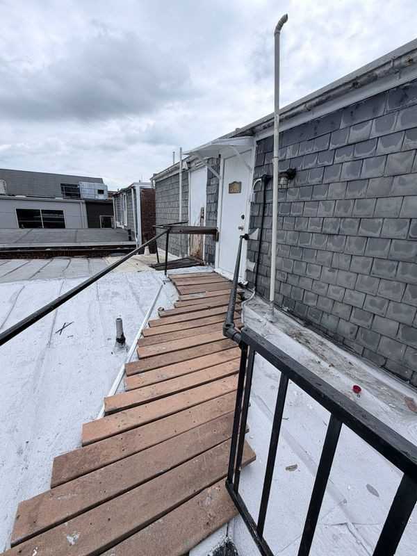 471 W King St - Photo 6 of 6