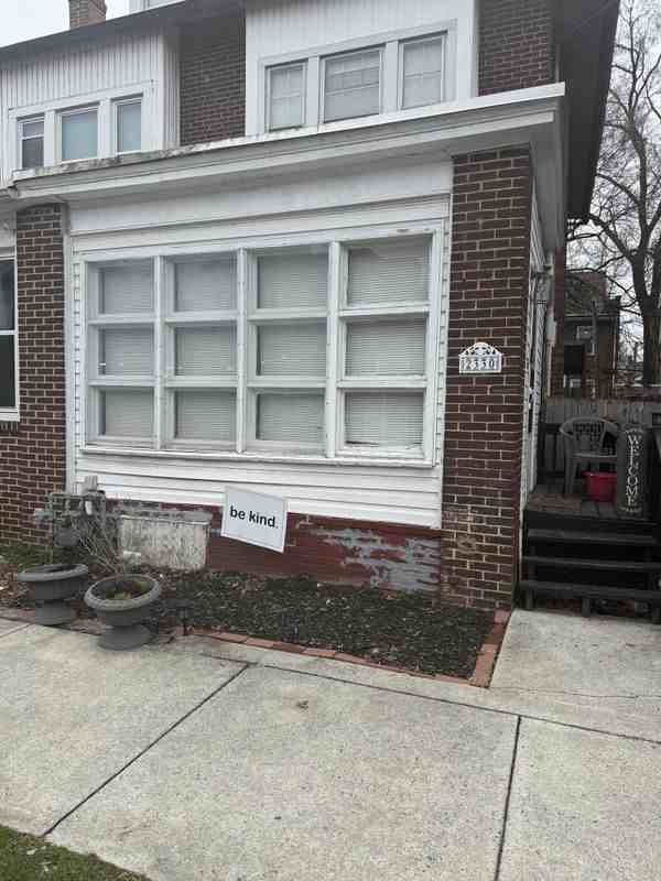 2330 Green St - Photo 5 of 6