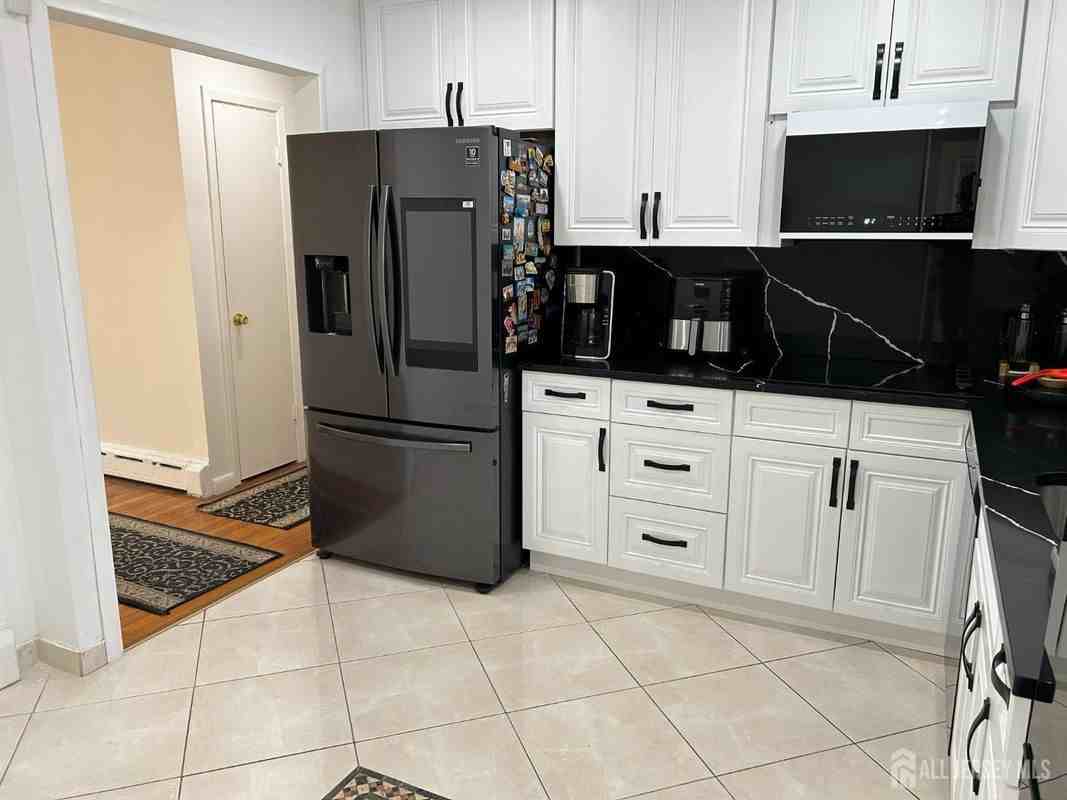 1471 Thomas Ave - Photo 5 of 25