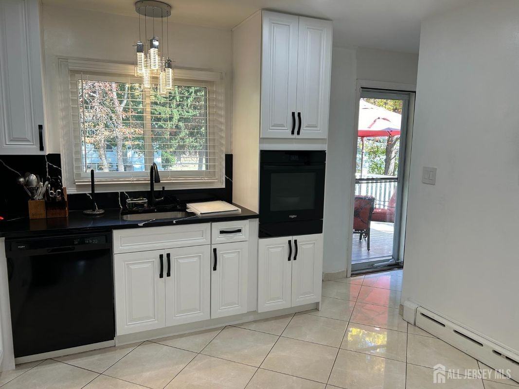 1471 Thomas Ave - Photo 6 of 25
