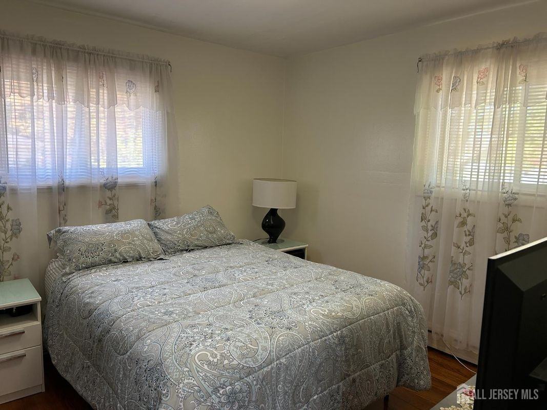 1471 Thomas Ave - Photo 7 of 25