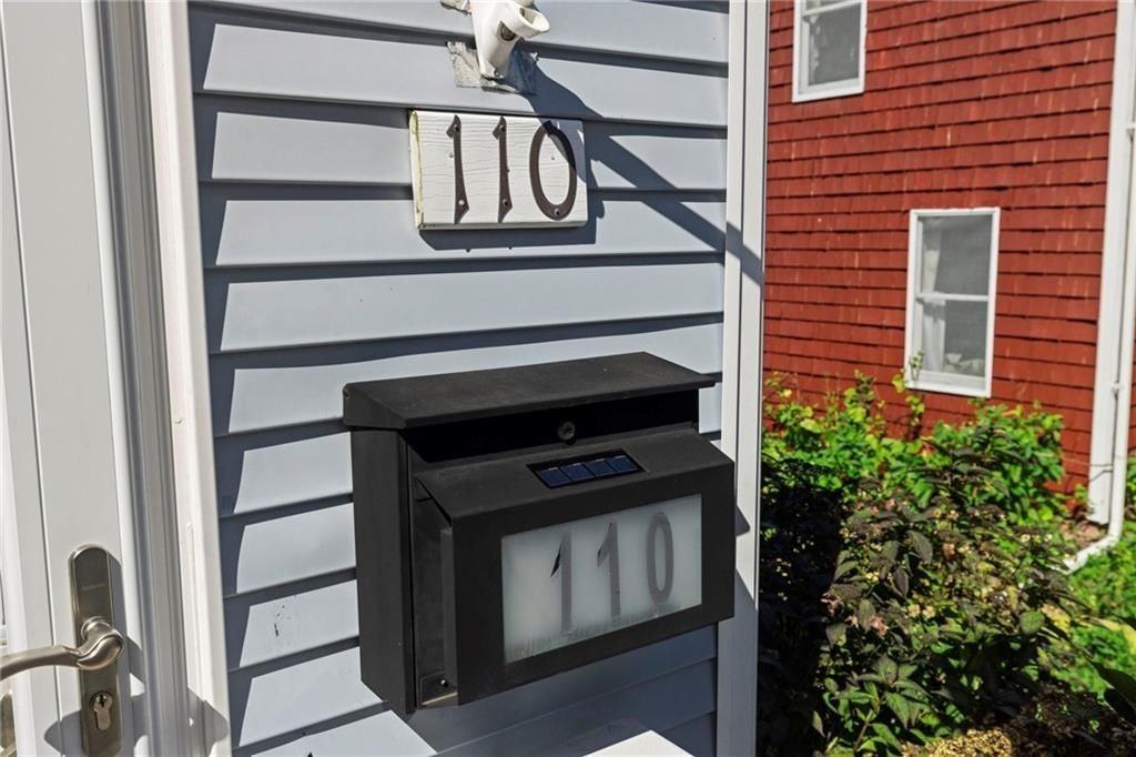 110 Winsor Ave - Photo 3 of 48