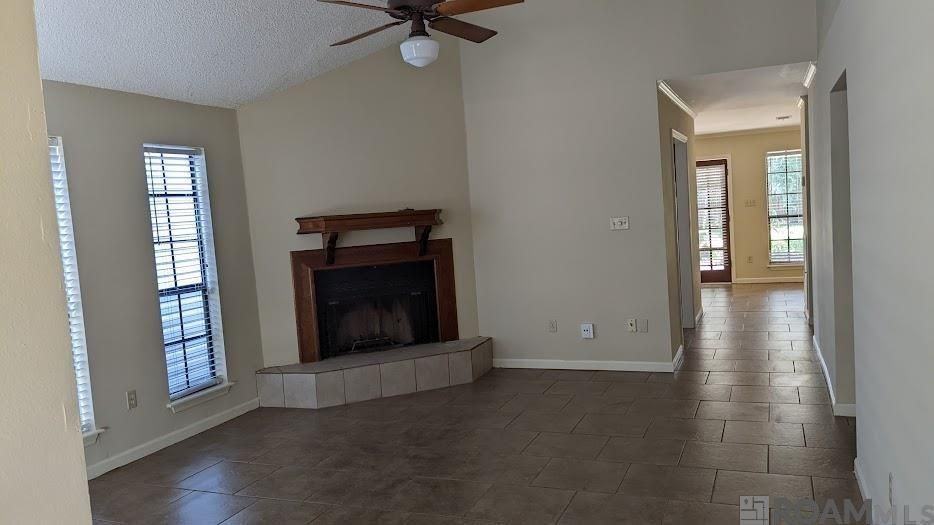 332 Heatherwood Dr - Photo 4 of 20