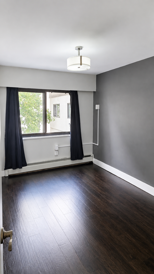 1140 Pendrell Street #404