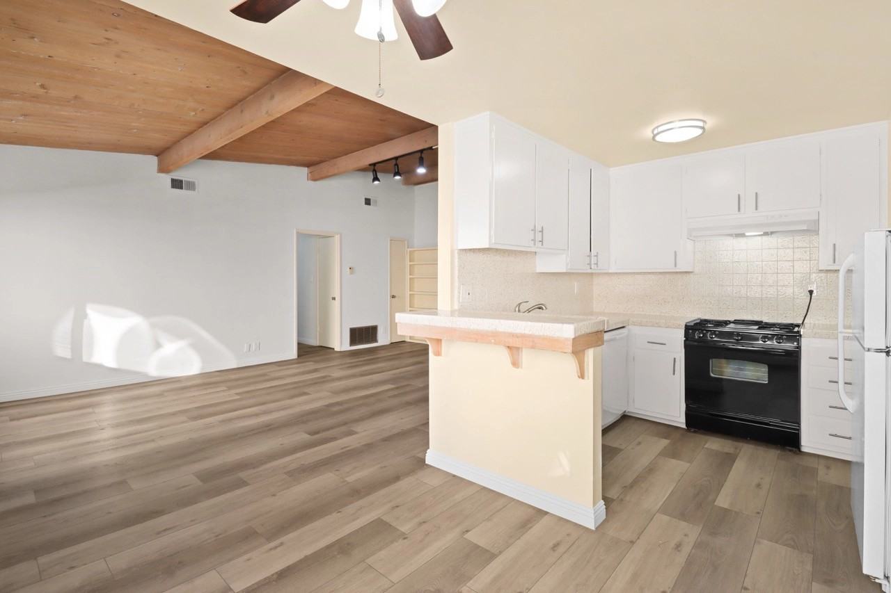 11908 Kiowa Avenue, - Photo 6 of 50