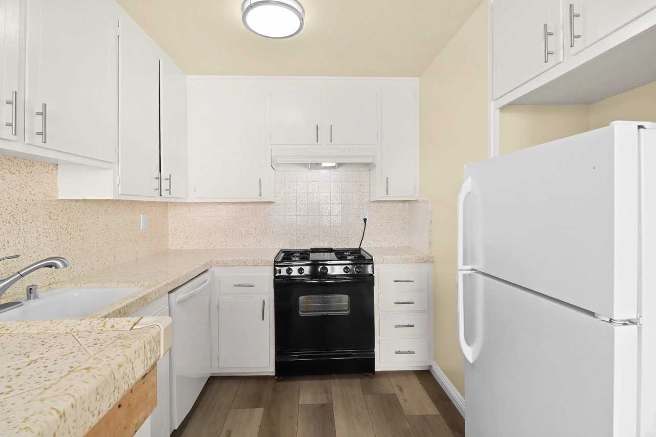 11908 Kiowa Avenue, - Photo 7 of 50