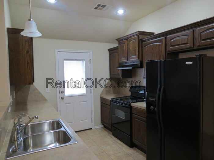 4629 Se 78th St - Photo 3 of 13