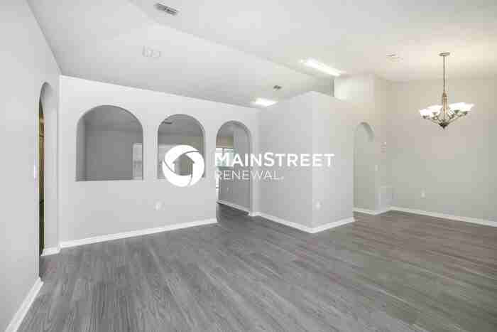 630 Bayport Dr - Photo 2 of 16