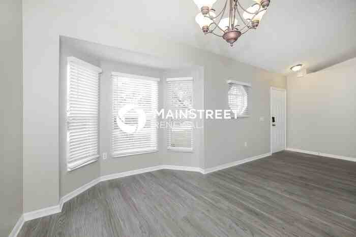 630 Bayport Dr - Photo 3 of 16