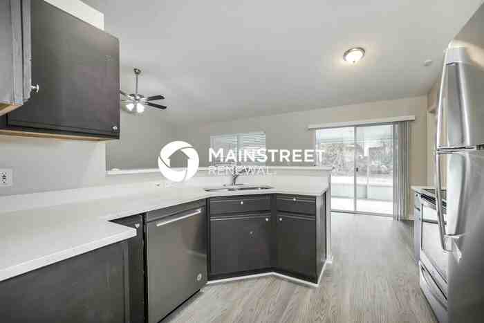 630 Bayport Dr - Photo 4 of 16