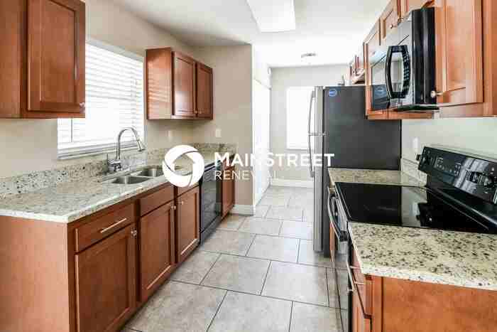 10315 White Cedar St - Photo 5 of 16