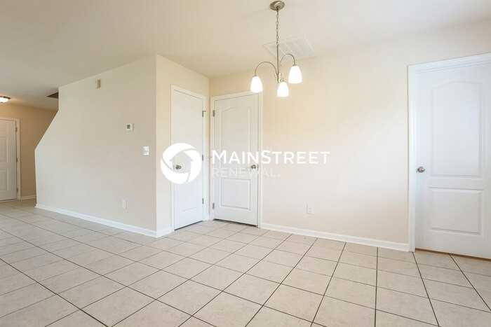2516 Queen Bee Dr - Photo 5 of 15