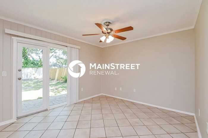 4786 Sloan Ave - Photo 3 of 16