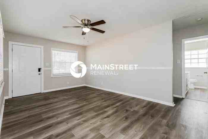 3813 W Elmwood Ter - Photo 3 of 16
