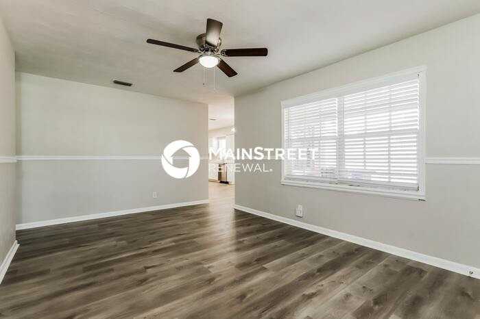 3813 W Elmwood Ter - Photo 4 of 16
