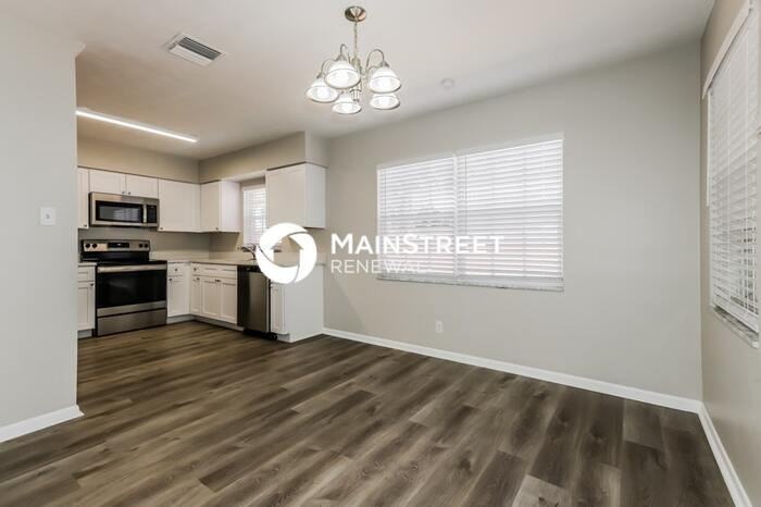 3813 W Elmwood Ter - Photo 6 of 16
