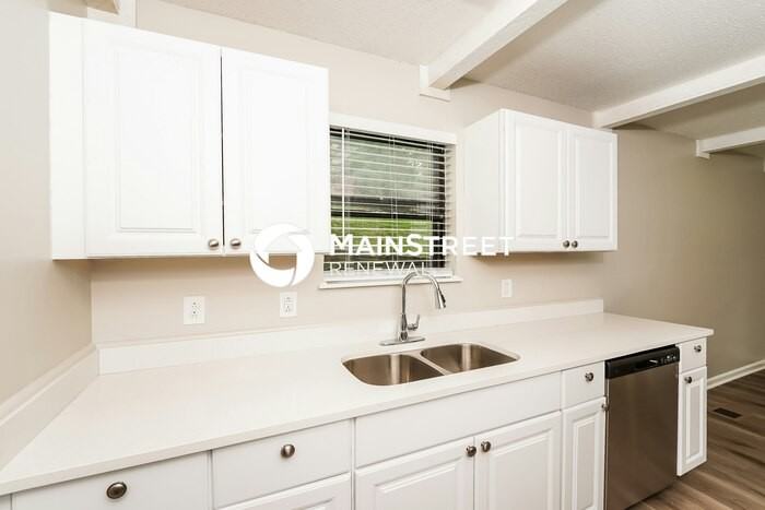 6739 Ridgewood Dr - Photo 7 of 17