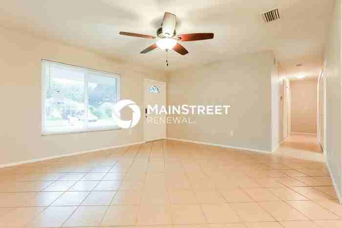 4403 Tollefson Ave - Photo 4 of 16
