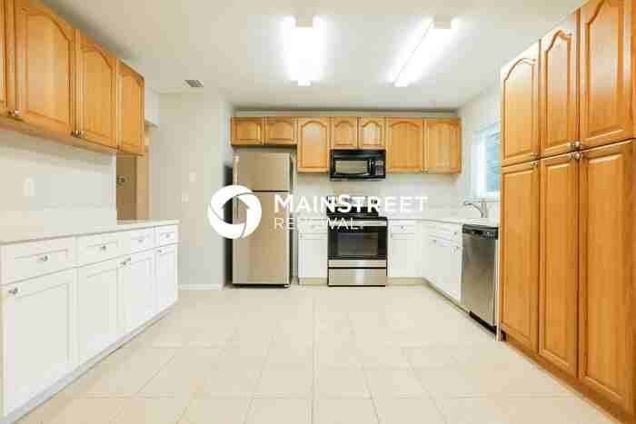 4403 Tollefson Ave - Photo 7 of 16