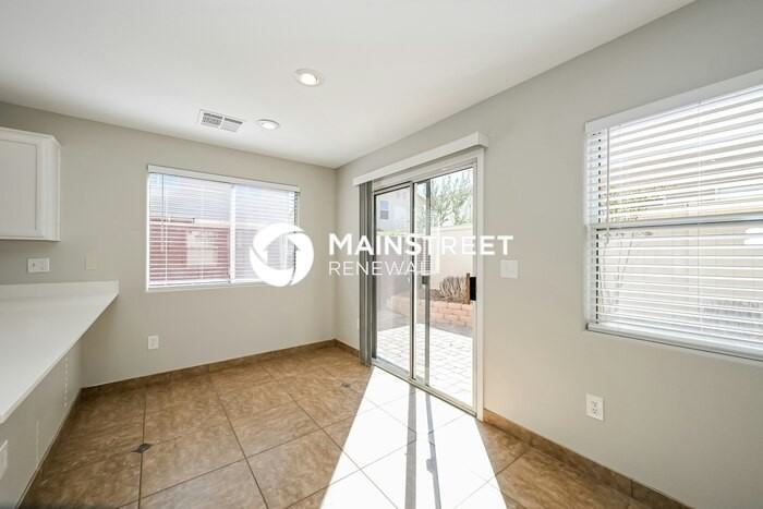 7270 Morrison St - Photo 4 of 15
