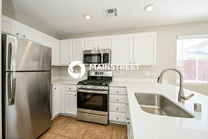 7270 Morrison St - Photo 6 of 15