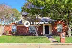 featured image of 1015 Flower Dr